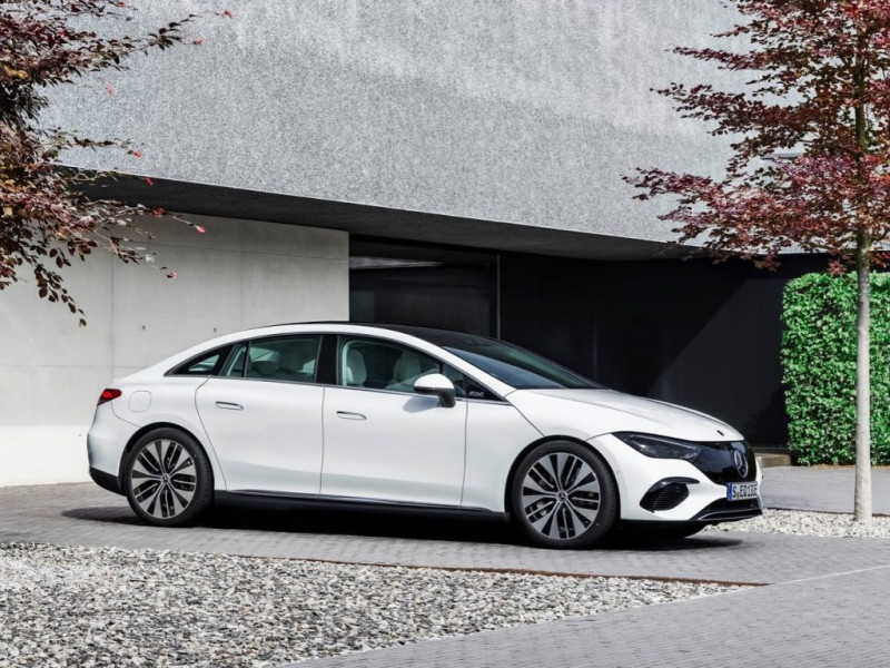 Mercedes-Benz EQE
