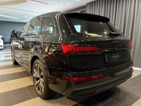2023 Audi Q7 с пробегом 50 км