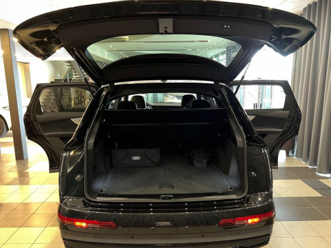 2023 Audi Q7 с пробегом 50 км