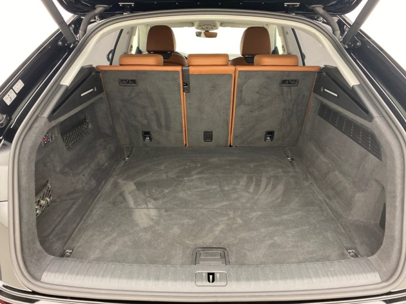 2020 Audi Q8 с пробегом 89 800 км