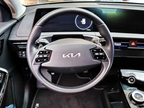 2022 Kia EV6 с пробегом 11 500 км