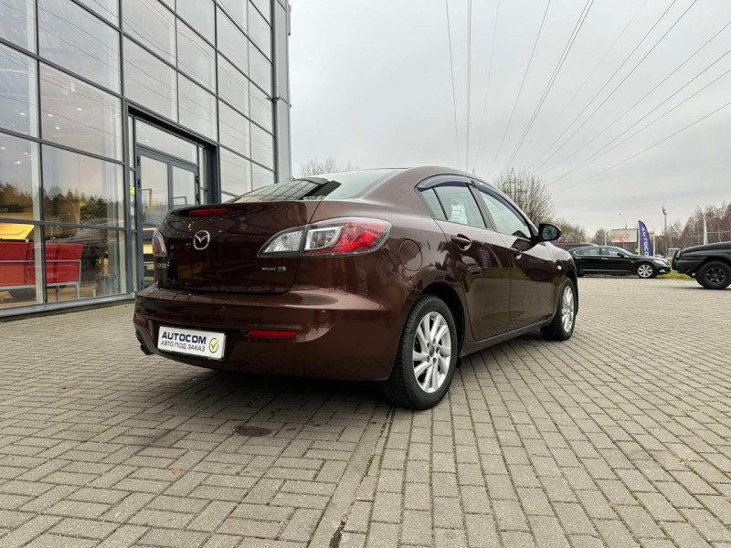 2012 Mazda 3 с пробегом 178 000 км
