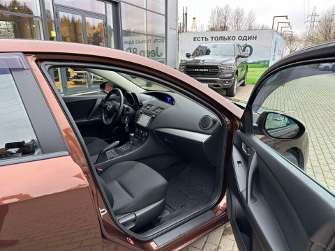 2012 Mazda 3 с пробегом 178 000 км