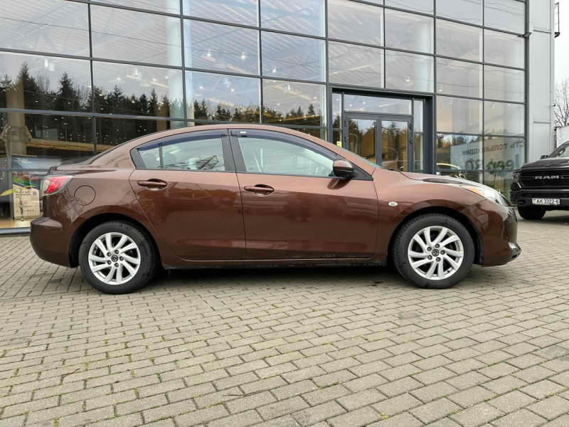 2012 Mazda 3 с пробегом 178 000 км