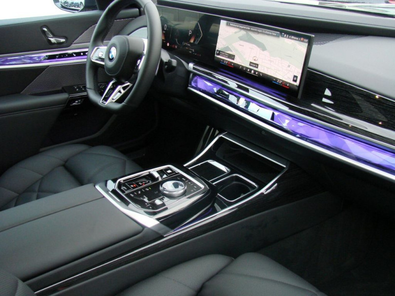 2024 BMW 7 серии с пробегом 16 000 км