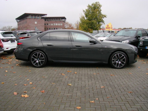 2024 BMW 7 серии с пробегом 16 000 км