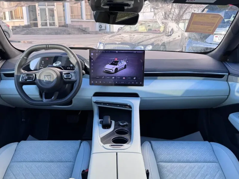 2024 Zeekr 001 с пробегом 5 км