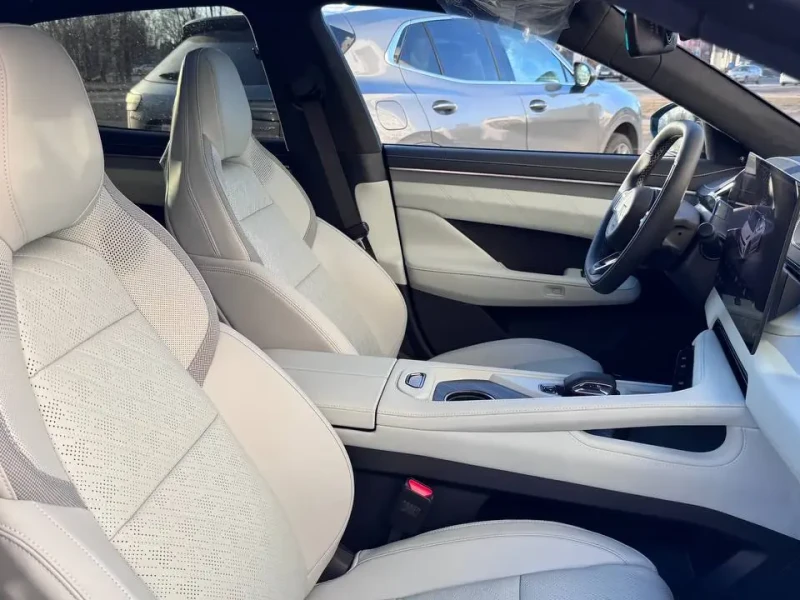 2024 Zeekr 001 с пробегом 5 км