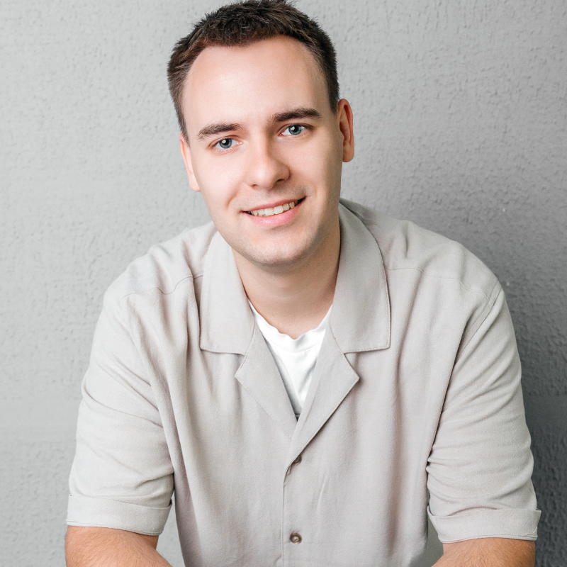 Александр (Менеджер по продажам)