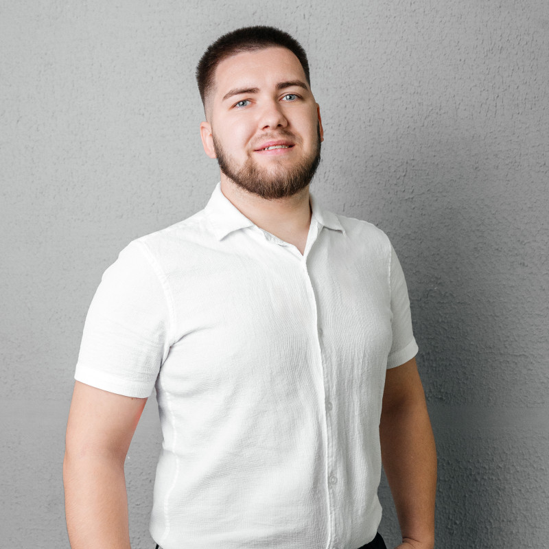 Евгений (Менеджер по продажам)