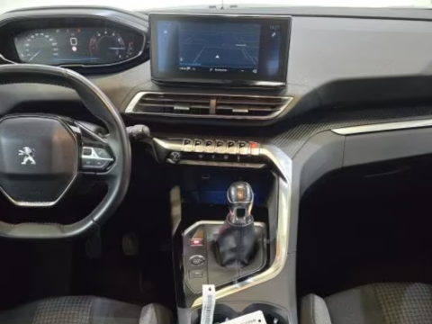 2021 Peugeot 3008 с пробегом 80 000 км