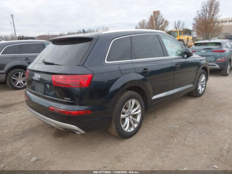 2017 Audi Q7 с пробегом 144 000 миль