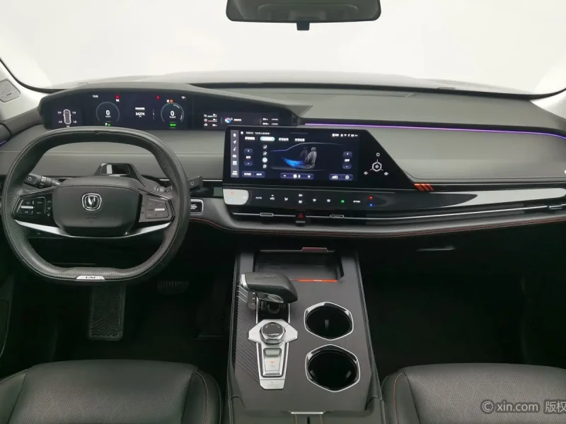 2022 Changan UNI-K с пробегом 32 000 км