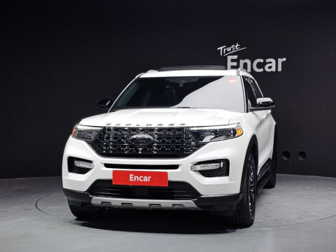 2022 Ford Explorer с пробегом 18 637 км