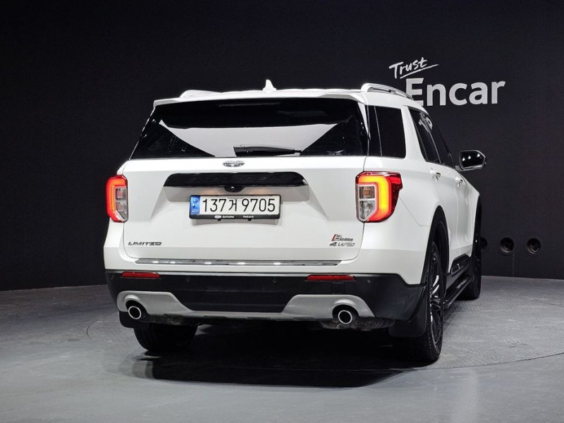 2022 Ford Explorer с пробегом 18 637 км