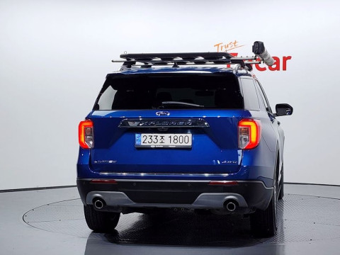 2022 Ford Explorer с пробегом 13 751 км