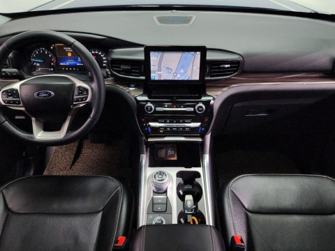 2022 Ford Explorer с пробегом 13 751 км
