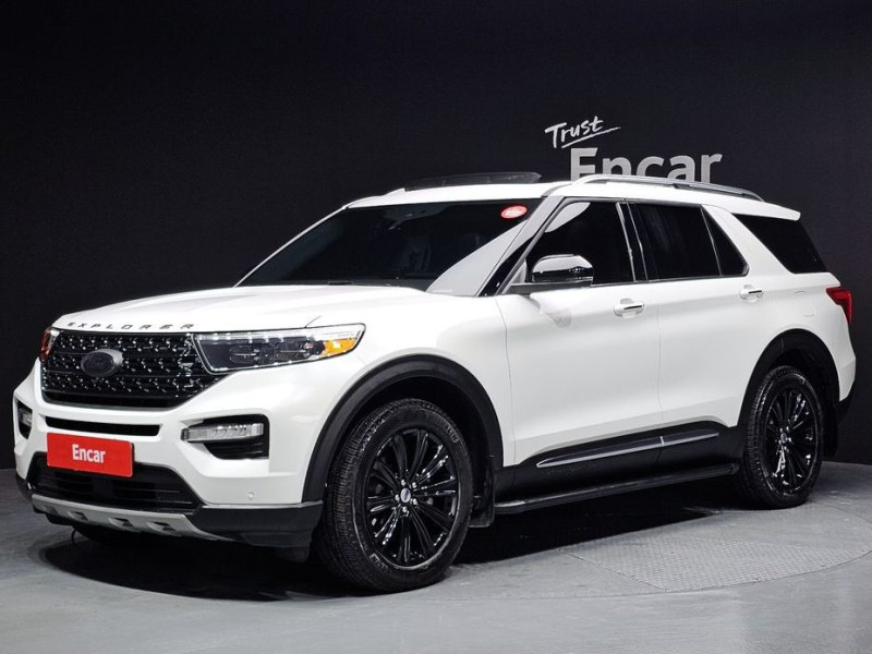 2022 Ford Explorer с пробегом 18 637 км