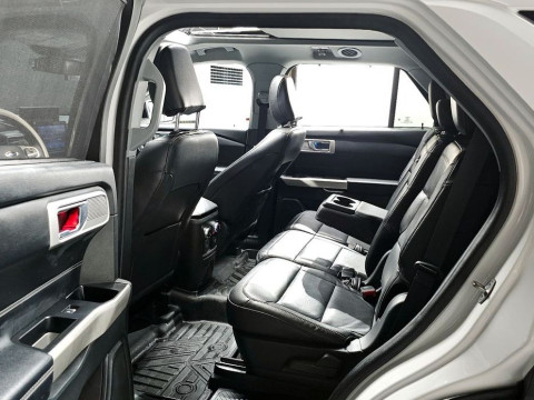 2022 Ford Explorer с пробегом 18 637 км