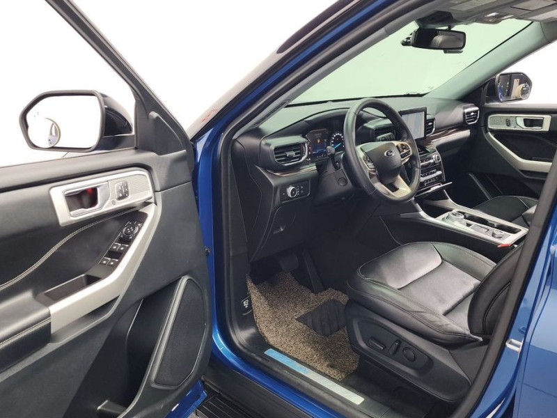 2022 Ford Explorer с пробегом 13 751 км
