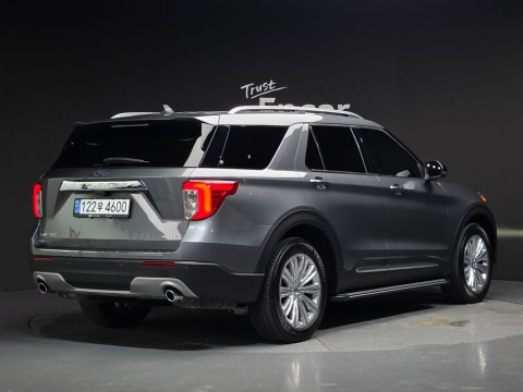 2023 Ford Explorer с пробегом 12 717 км