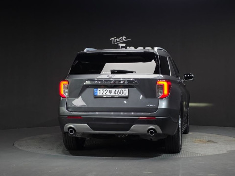 2023 Ford Explorer с пробегом 12 717 км