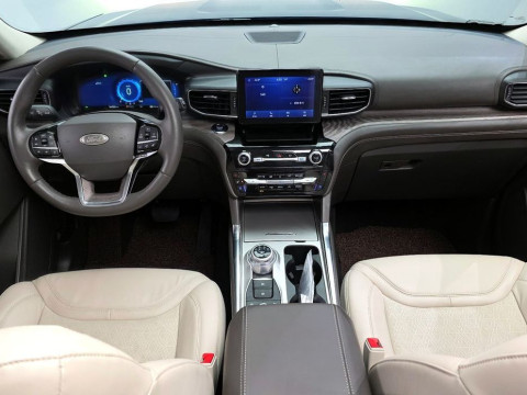 2022 Ford Explorer с пробегом 14 475 км