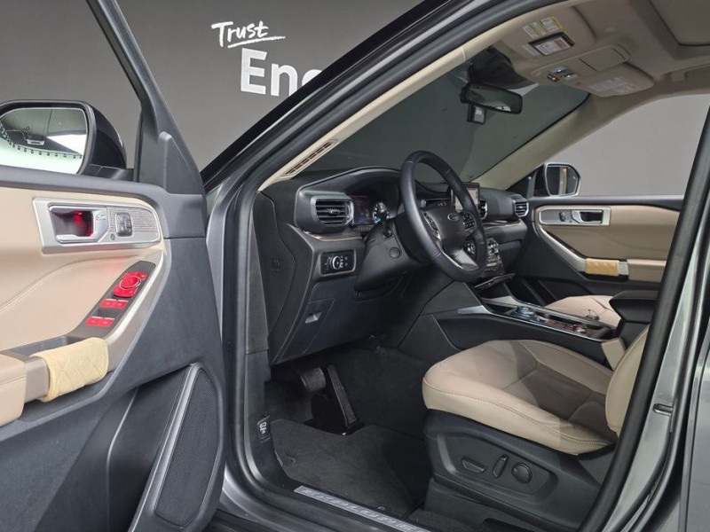 2023 Ford Explorer с пробегом 12 717 км