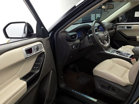 2022 Ford Explorer с пробегом 14 475 км