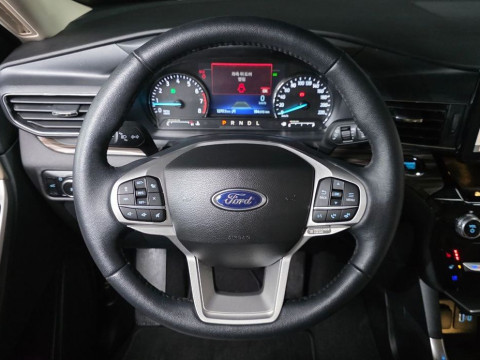 2023 Ford Explorer с пробегом 12 717 км