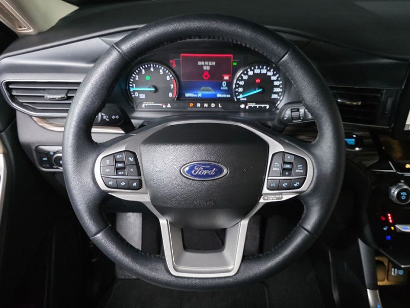 2023 Ford Explorer с пробегом 12 717 км