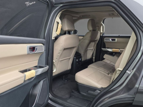 2023 Ford Explorer с пробегом 12 717 км