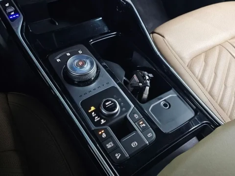 2023 Kia Sorento с пробегом 26 348 км