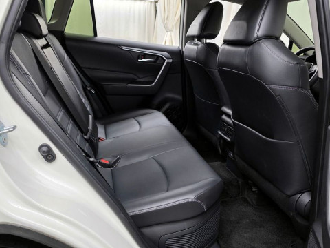 2022 Toyota RAV4 с пробегом 17 223 км