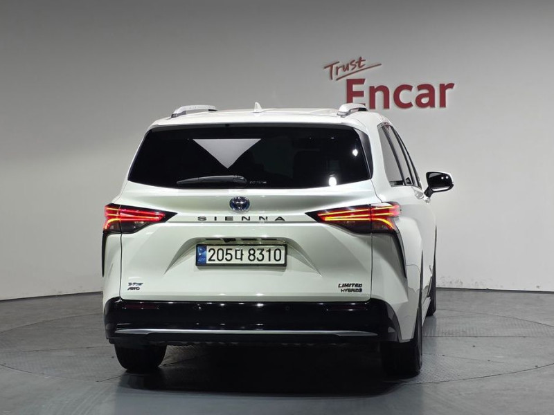 2021 Toyota Sienna с пробегом 73 186 км