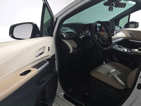 2021 Toyota Sienna с пробегом 73 186 км