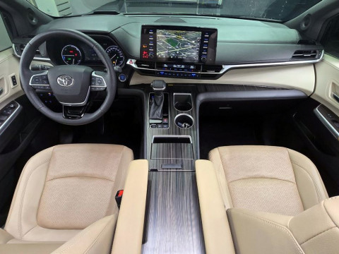 2021 Toyota Sienna с пробегом 47 923 км