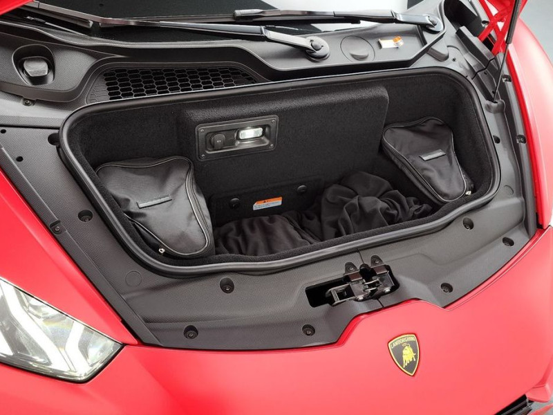 2023 Lamborghini Huracán с пробегом 18 921 км