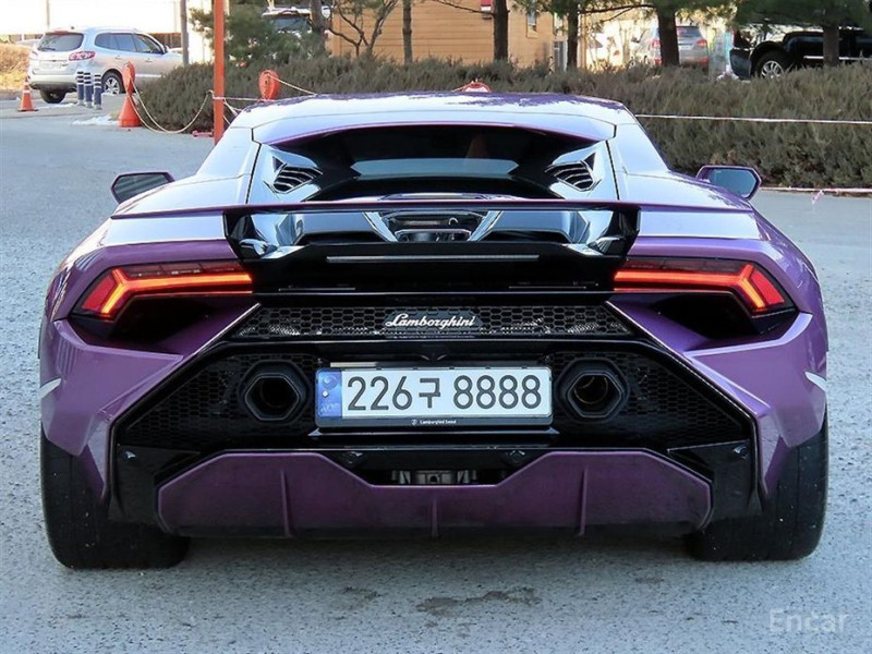 2023 Lamborghini Huracán с пробегом 8 043 км