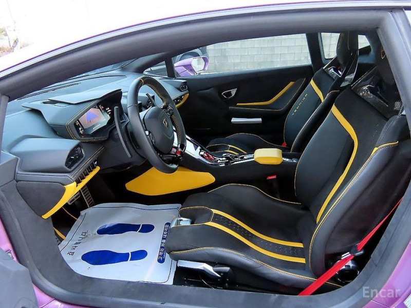2023 Lamborghini Huracán с пробегом 8 043 км