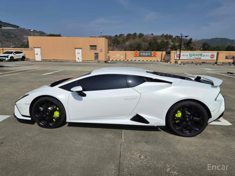 2023 Lamborghini Huracán с пробегом 19 900 км