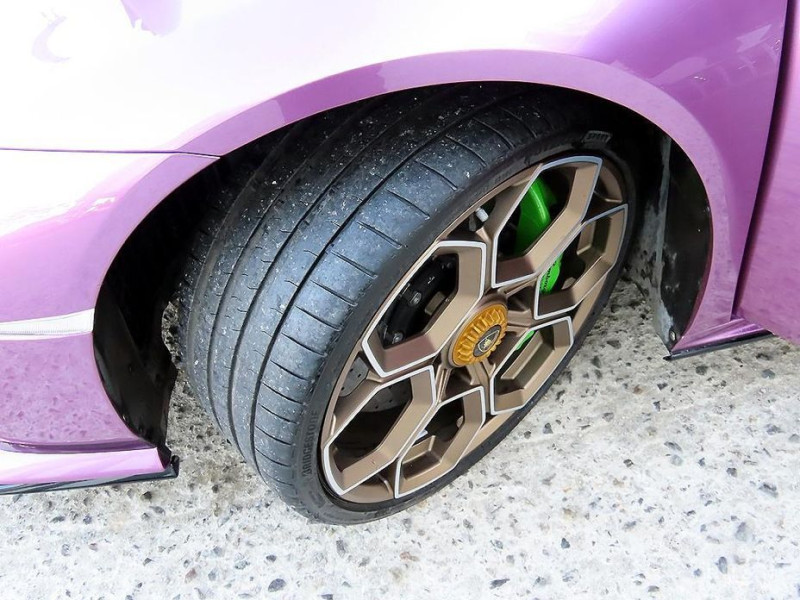 2023 Lamborghini Huracán с пробегом 8 043 км