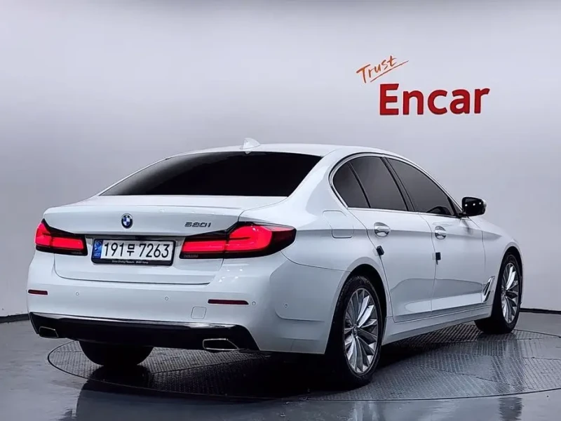2022 BMW 5 серии с пробегом 43 668 км