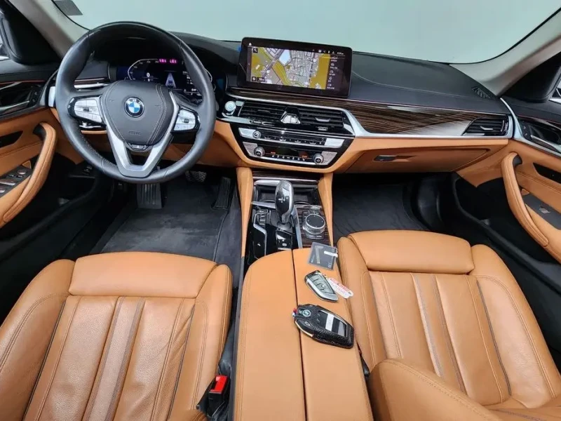2022 BMW 5 серии с пробегом 43 668 км