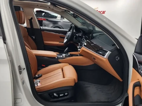 2022 BMW 5 серии с пробегом 43 668 км