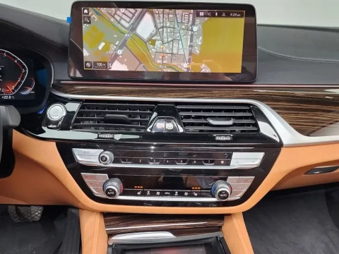 2022 BMW 5 серии с пробегом 43 668 км