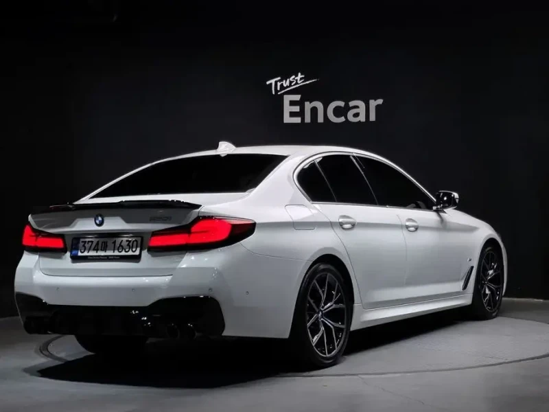 2022 BMW 5 серии с пробегом 37 943 км