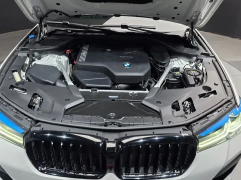 2022 BMW 5 серии с пробегом 37 943 км