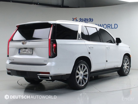 2023 Cadillac Escalade с пробегом 17 218 км