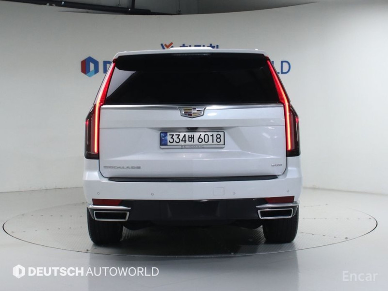 2023 Cadillac Escalade с пробегом 17 218 км